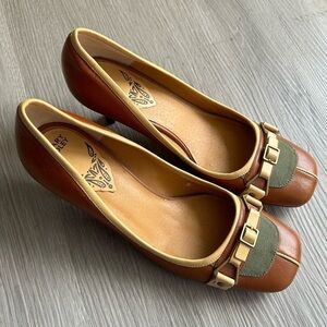 [6.5] Hilary Radley Vintage 1940’s Style Round Square Toe Brown Tan Kitten Heels
